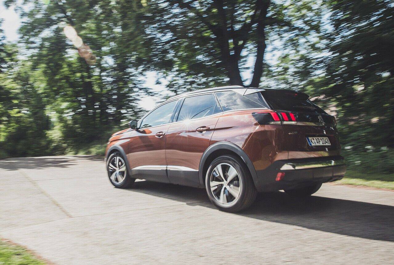 Es ist nicht alles Chrom, was glänzt. Doch Peugeot ordnete bei 3008 und 5008 vieles einem gefälligen Erscheinungsbild unter