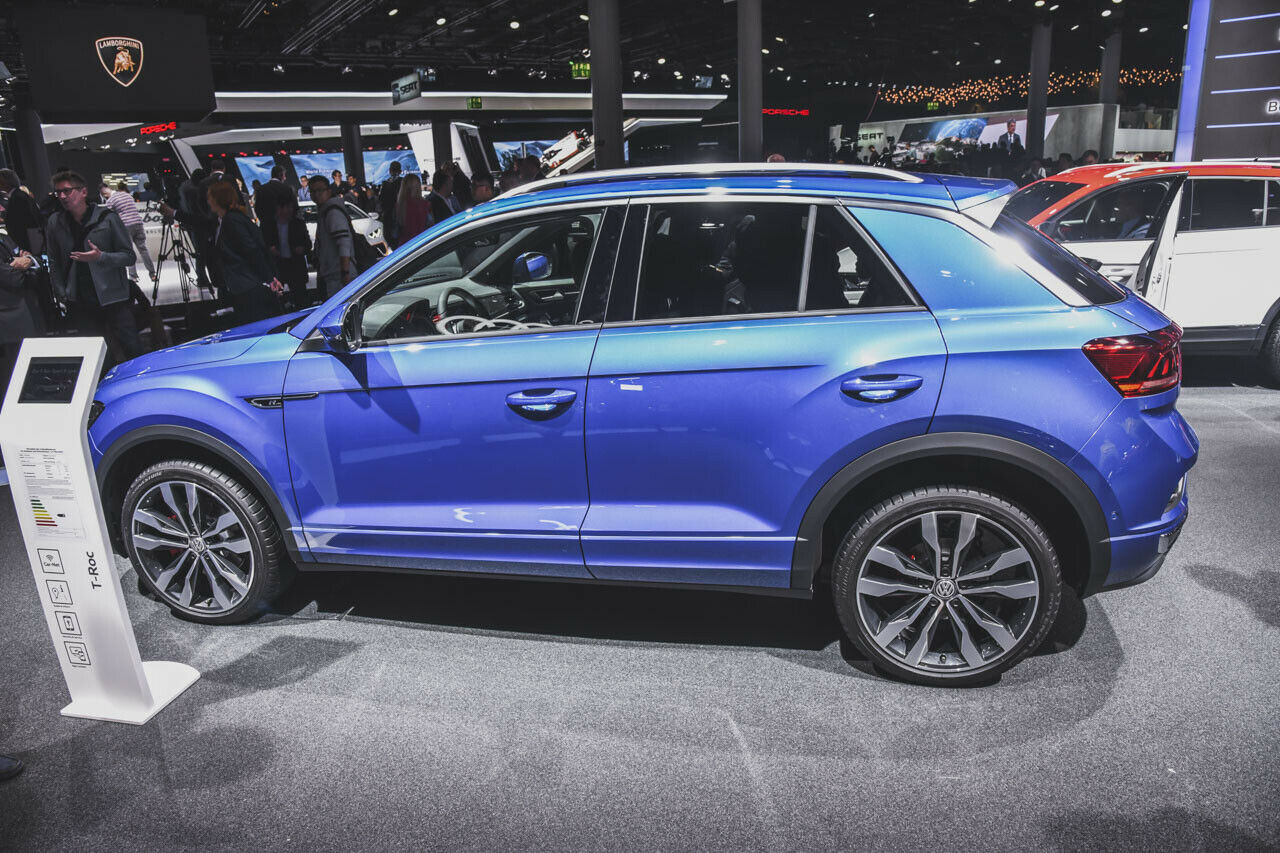 Der T-Roc baut 3 Zentimeter kürzer als der Golf, dafür aber 13 Zentimeter höher
