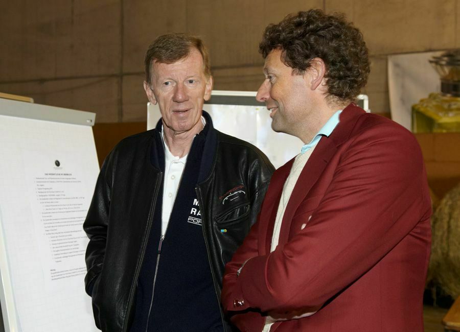 Walter Röhrl und Marcus Graf von Oeynhausen-Sierstorpff: Der Graf hat sich im Teutoburger Wald einen Traum erfüllt. Seine Rennstrecke ist auf Monate ausgebucht.