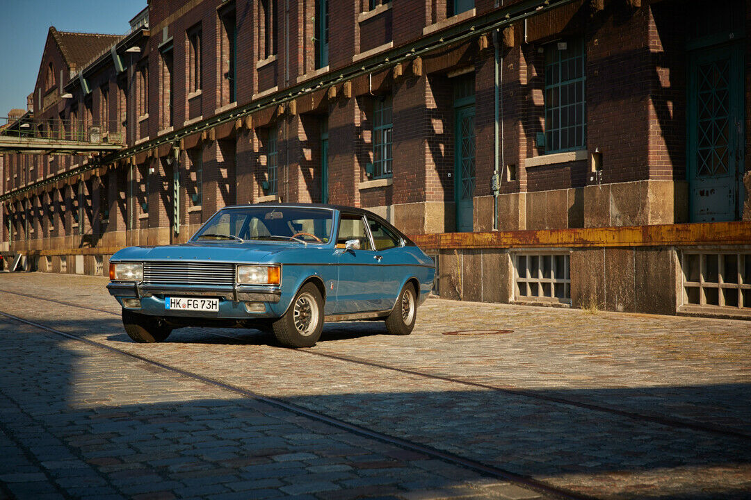 1973 kamen Granada und Consul noch mit dem ausladenden Heck -  es wurde später begradigt