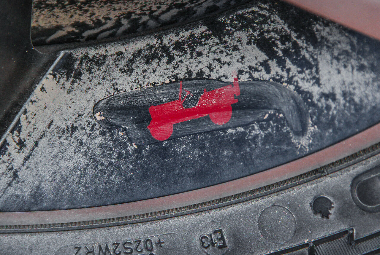 Cool: "Willy's"-Silhouette auf den Trailhawk-Felgen