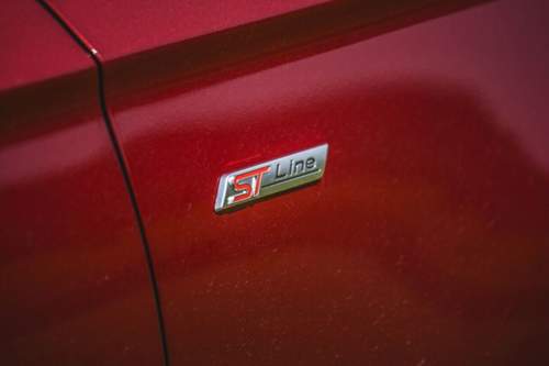 Die ST-Line bringt außen und innen sportliches Design an den Mondeo - was nicht immer passt. Außerdem gehört ein strafferes Fahrwerk zum Paket
