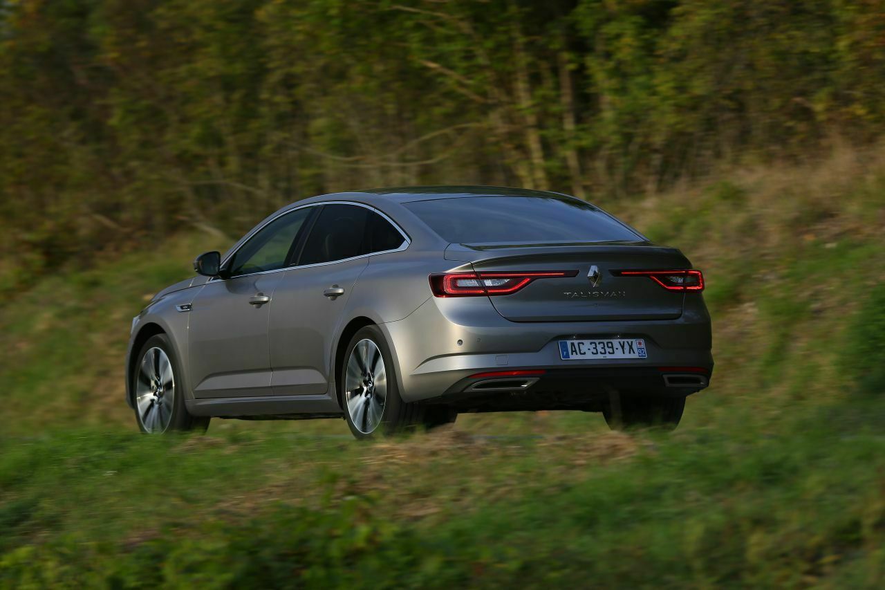 Die Ladeluke des Renault Talisman ist relativ schmal und erschwert das Beladen