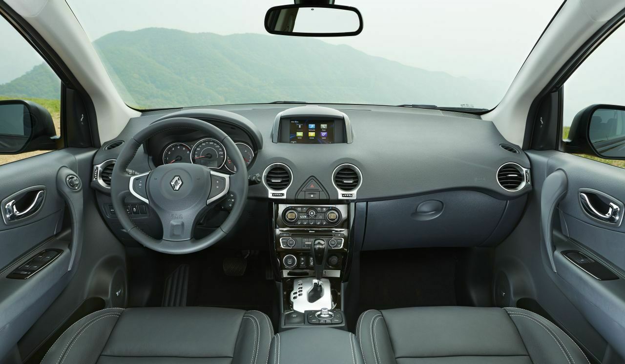 Renault Koleos Cockpit: Jetzt auch mit  R-Link-Multimediasystem