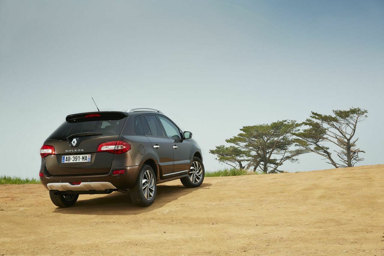 Der Renault Koleos ist 4,52 Meter lang, 1,85 Meter breit, 1,69 Meter hoch und wiegt mindestens 1.697 Kilogramm