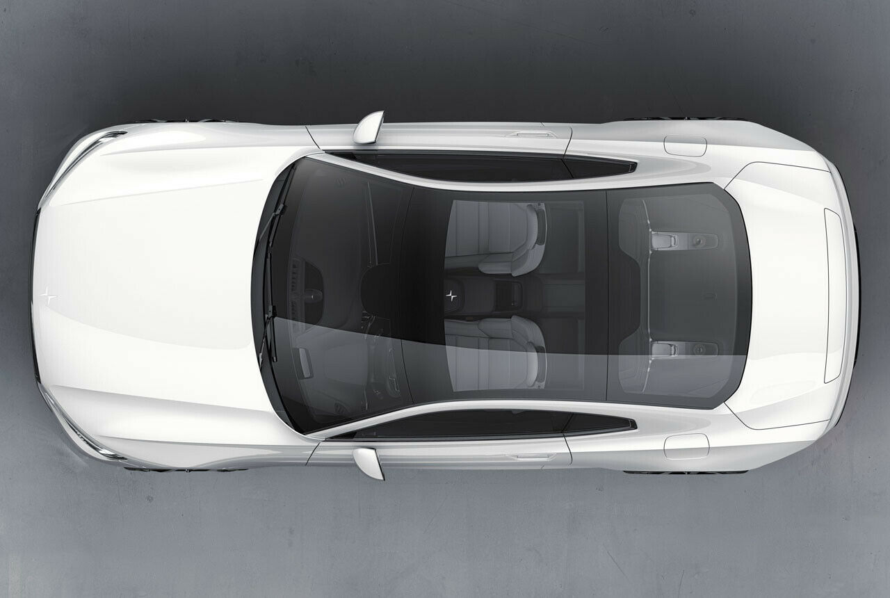 Polestar verbaut viel Carbon und verspricht einen tiefen Schwerpunkt, das Glasdach dürfte dazu weniger beitragen