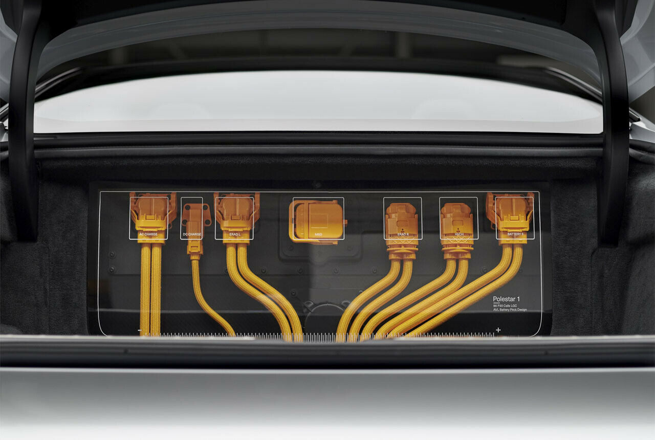 Polestar bietet verschiedene Lademöglichkeiten, der Akku soll eine Kapzität von 35 kWh haben