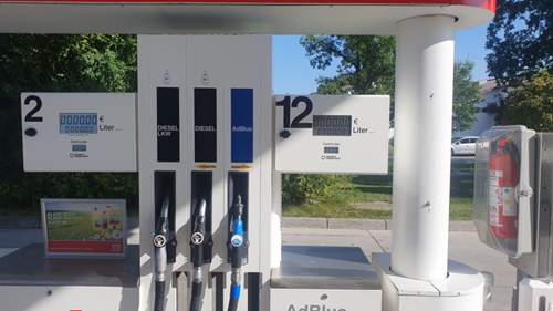20240828-164352-adblue-kombinierte-zapfsaeule-klein