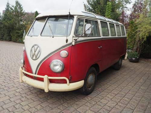 Ein Traum in Tizianrot und Beige-Grau: 1965 wurde der Samba nach Braunschweig erstausgeliefert