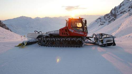Der Tank des Pistenbully fasst 220 Liter Diesel. Genug für eine Nacht