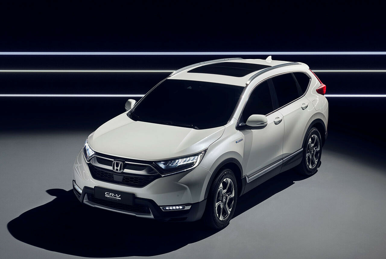 Neben dem Hybridantrieb wird Honda den CR-V ab 2018 auch als Benziner mit 1,5-Liter-Turbo wahlweise mit 6-Gang-Handschalter oder CVT anbieten. Einen Diesel gibt es nicht