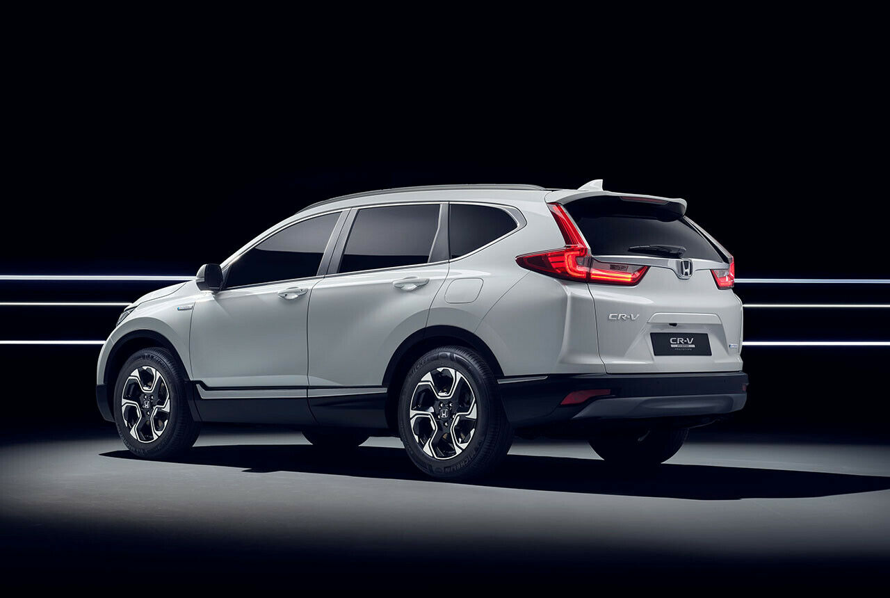 Die Heckansicht der Hybrid-Studie des Honda CR-V unterscheidet sich kaum vom US-Modell, die Auspuffendrohre entfallen jedoch