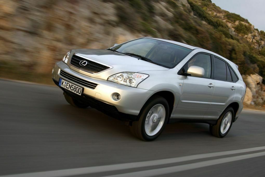 Der Lexus RX 400h muss wegen des Hybridsystems in die Werkstatt
