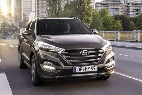 Für bessere Übersicht spendiert Hyundai seinem Kompakt-SUV eine gerade Fensterlinie, eine schmalere A-Säule und tiefer montierte Außenspiegel