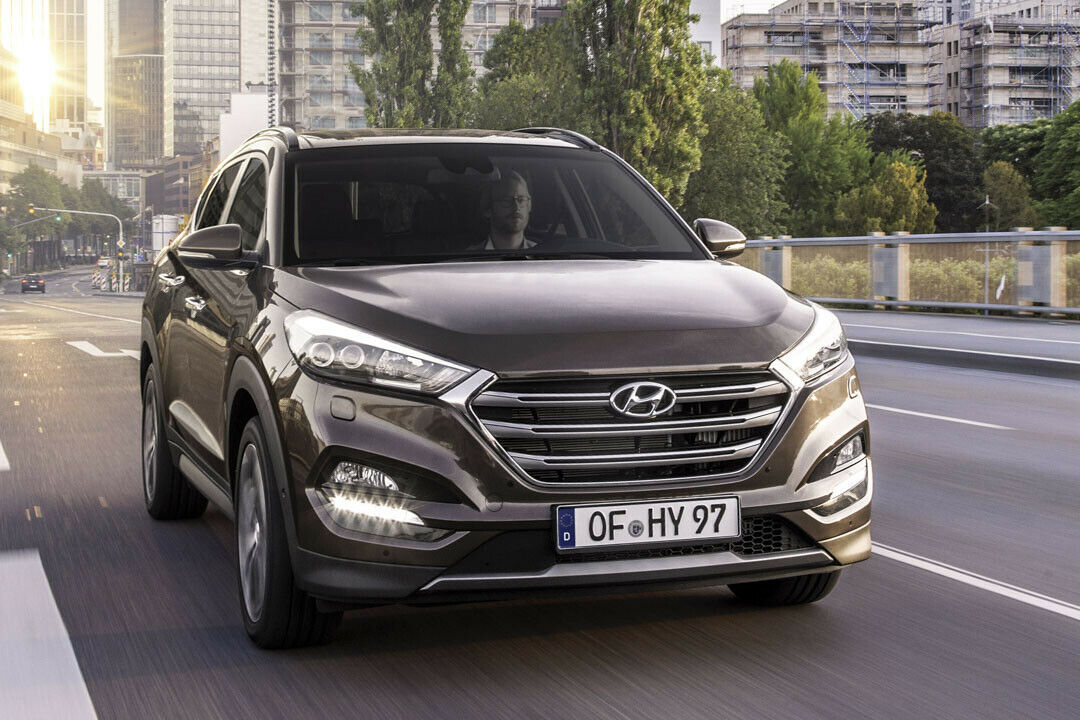 Für bessere Übersicht spendiert Hyundai seinem Kompakt-SUV eine gerade Fensterlinie, eine schmalere A-Säule und tiefer montierte Außenspiegel