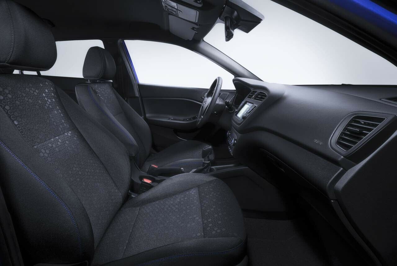 Hyundai setzt beim i20 Facelift innen auf neue Farbakzente, wie hier an den Sitzen sichtbar