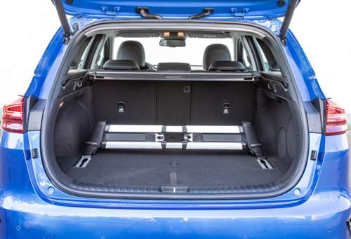 Sind die Lehnen der Rückbank umgeklappt, fasst der Kofferraum im Sportswagon 1.700 Liter