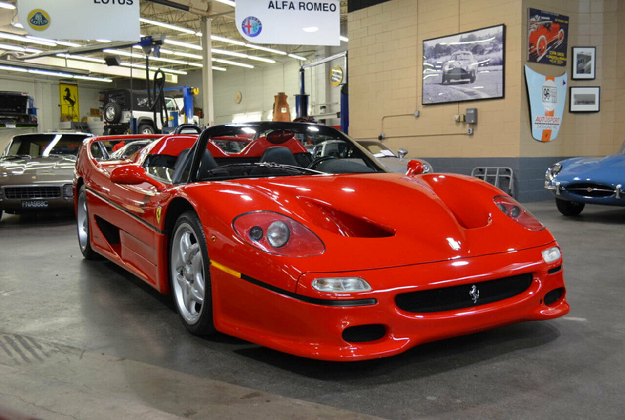 Ferrari zeigte dieses Auto in auf den Messen in Genf und Tokio im Jahr 1995