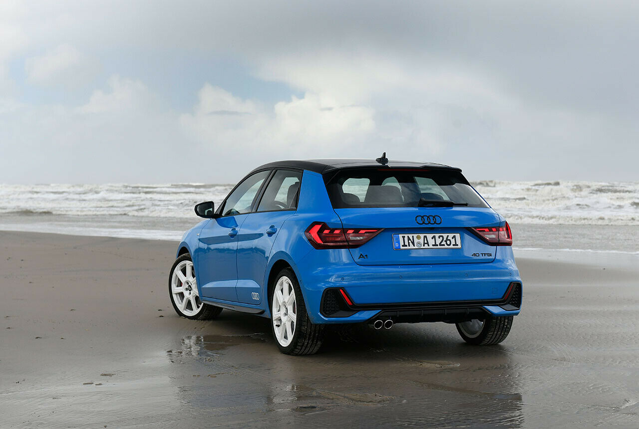 Die Kombination aus Turboblau und weißen 18-Zoll-Felgen ist eine von fünf Varianten für die "Edition one", die knapp 4.500 Euro extra kostet