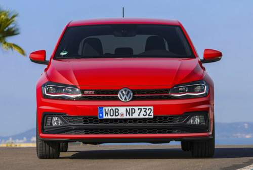 Typisch GTI: Wabengitter, rote Streifen