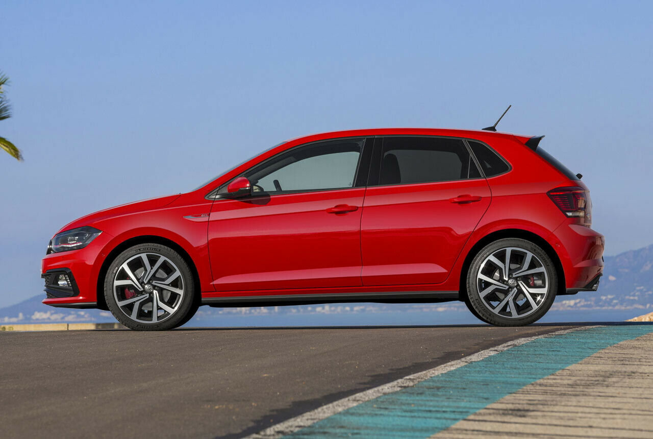 In der Länge streckt sich der neue Polo ordentlich, er misst nur noch 20 Zentimeter weniger als der Golf