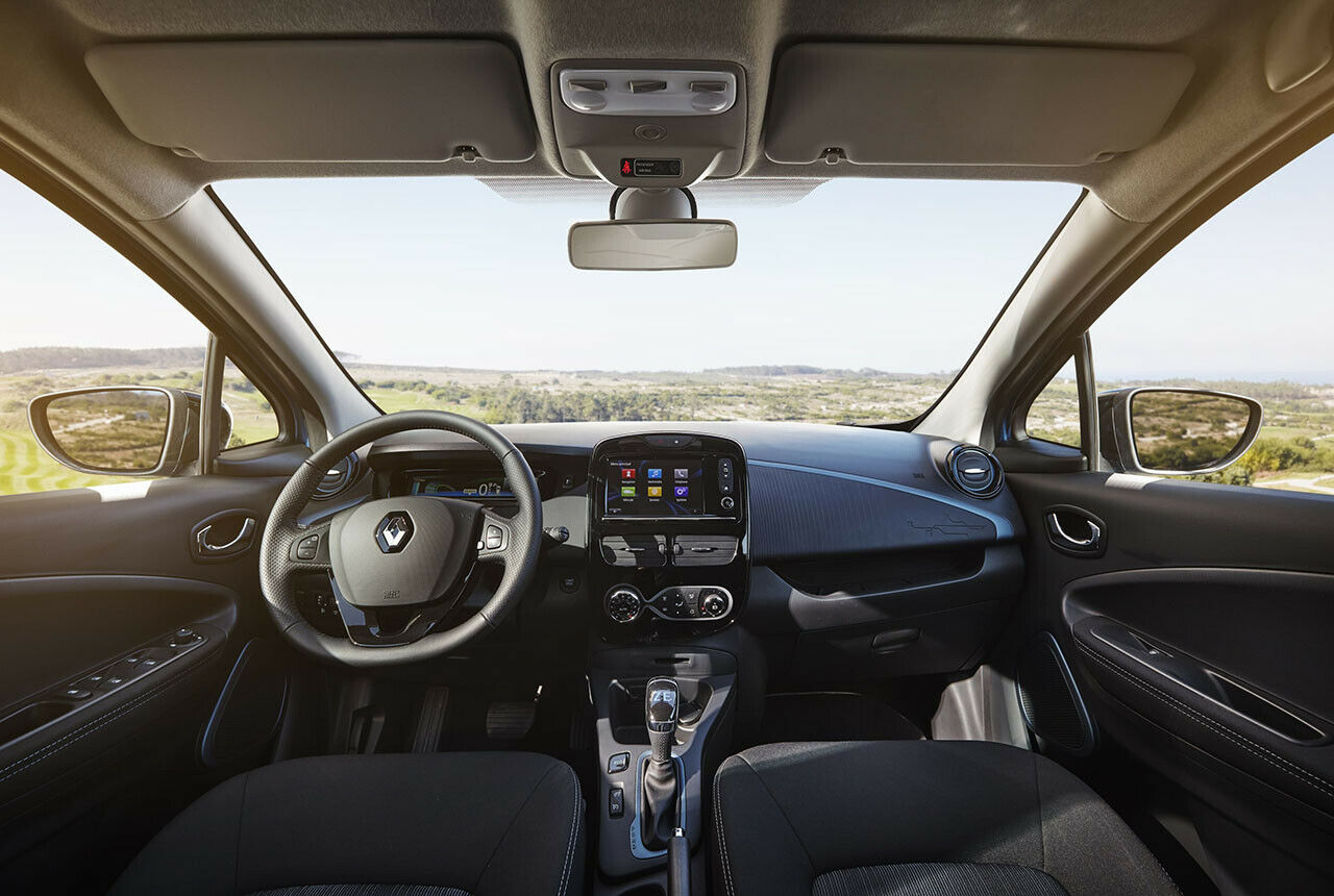 Im Innenraum des Zoe ändert sich nichts, hier kommt aber der sogenannte "Range OptimiZEr" zum einsatz. Die Innenraumklimatisierung erfolgt nach dem Prinzip einer 2-Kreis-Wärmepumpe