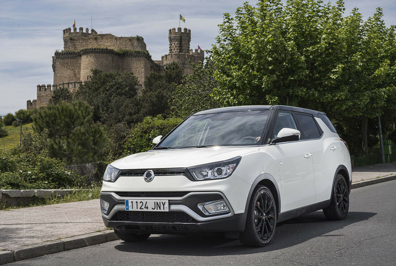 Die Front des XLV unterscheidet sich nicht vom kürzeren Ssangyong Tivoli