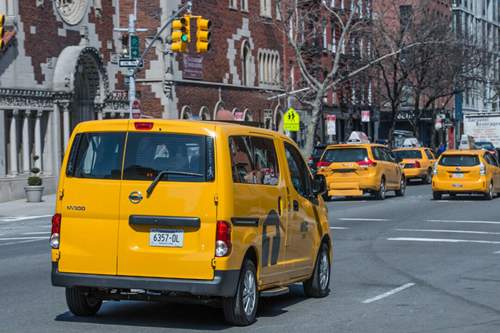 Nach sechs Stunden endet meine Taxi-Fahrt. Für meine Kollegen endet sie irgendwie nie. Die Knochen tuen weh