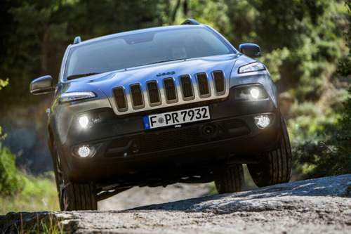 Der Jeep Cherokee 3.2l V6 verfügt serienmäßig über Allradantrieb