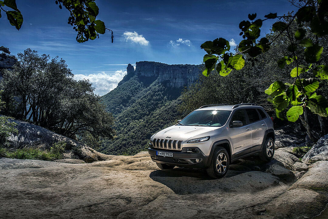 Der Jeep Cherokee schöpft aus 3,2 Litern Hubraum 272 PS