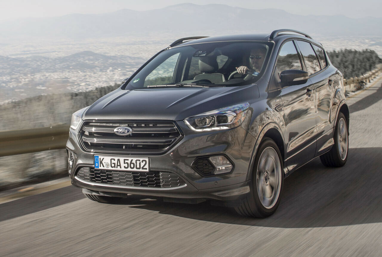Optisch erkennt man den Facelift-Kuga auf den ersten Blick - der neue Kühlergrill ist deutlich präsenter