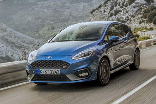 Der Fiesta ST wird auf dem Papier minimal flotter: Aus dem Stand beschleunigt er in 6,5 Sekunden auf 100 km/h, bisher waren es 6,7 Sekunden