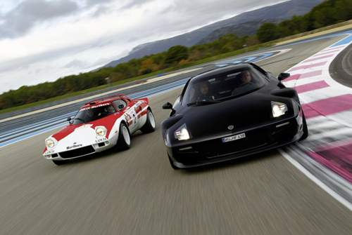 Das Design des New Stratos orientiert sich nah an der originalen Rallye-Legende Lancia Stratos