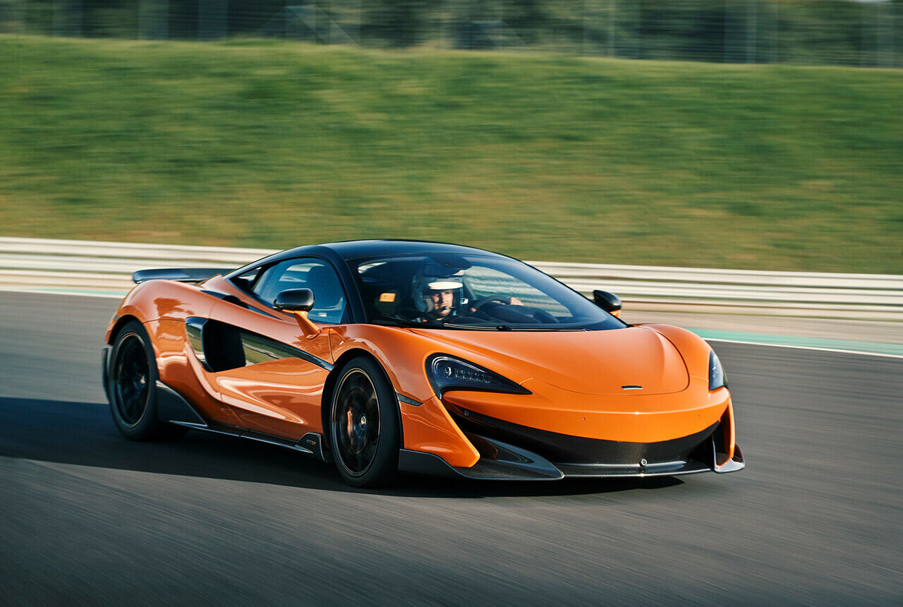 Der McLaren 600LT ist die geschärfte Variante des 570S. Er ist leichter, präziser und kompromissloser auf den Rennstrecken-Einsatz abgestimmt. Er ist das Topmodell der Einstiegsserie "Sport Series"