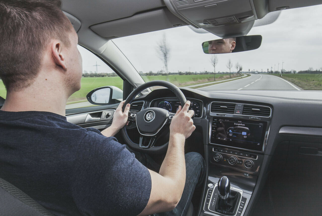 Flüsterleise: Im E-Golf Innenraum herrscht antriebsseitig Stille