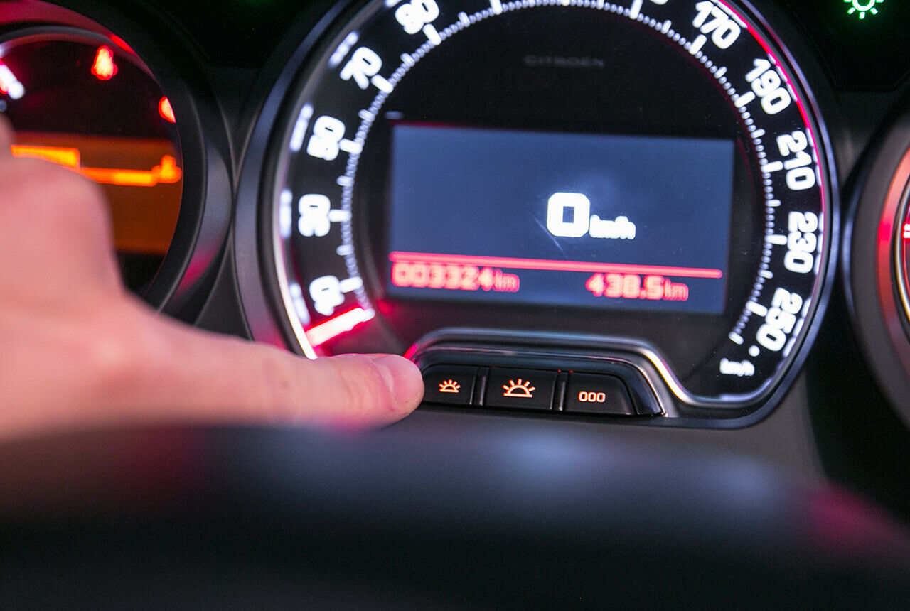 Das ist wirklich praktisch: Selbsterklärende Helligkeits-Verstelloption fürs Display