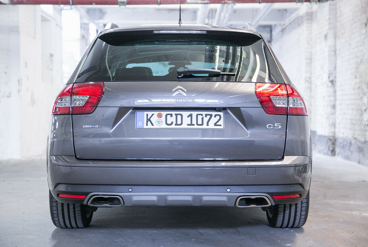 Citroën C5 Tourer: Die Heckansicht scheint ebenfalls aus einer anderen zeit
