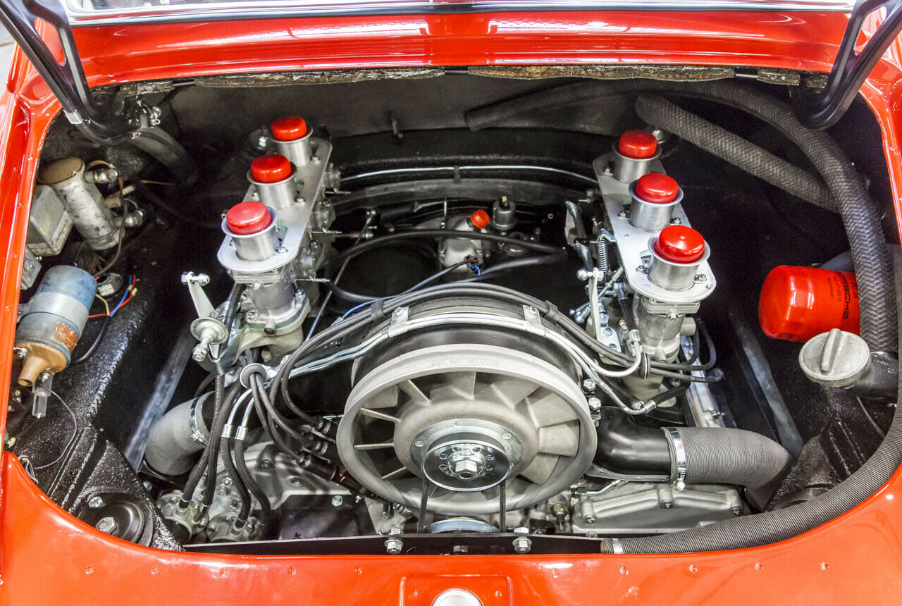 Nach der Hochzeit: Boxermotor mit Solex-Vergasern und mechanischen Spritpumpen