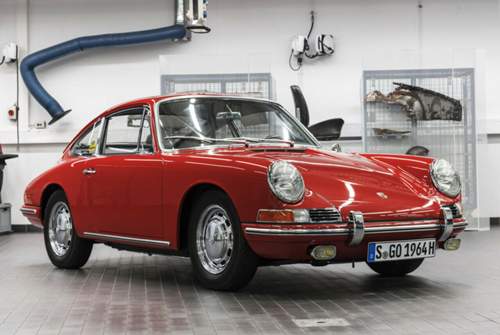 Dieser Porsche war der letzte, der am 22.10.1964 gebaut wurde. Danach ordnete Ferry Porsche an, den Namen in 911 zu ändern