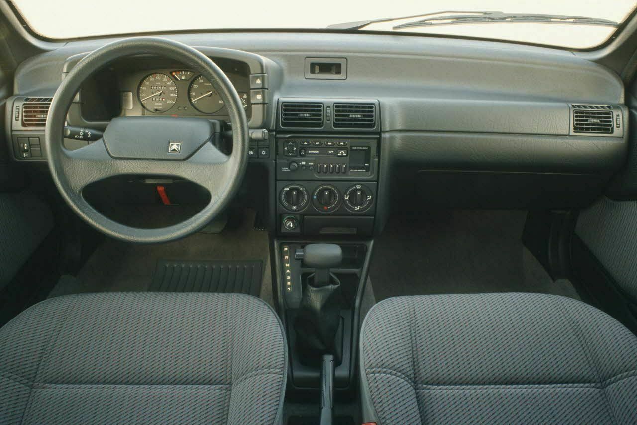 Der diskrete Charme der 90er-Jahre: Cockpit des Citroën ZX