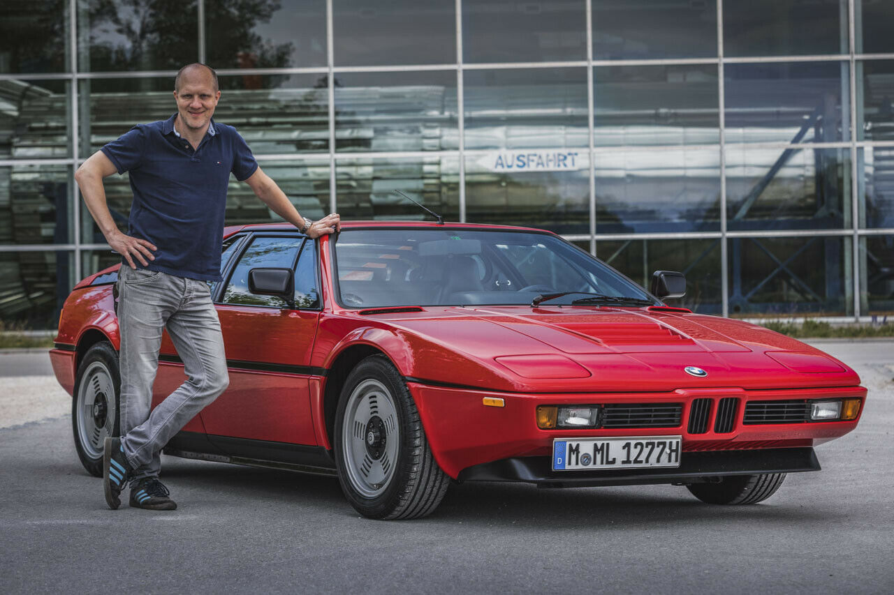 Der BMW M1 wird von einem 3,5-Liter-Reihensechszylinder mit 277 PS angetrieben