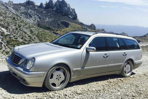 Mit seinem geliebten 210er überquerte Schmidt schon die Alpen und tourte mit seinen Freunden durch Kroatien