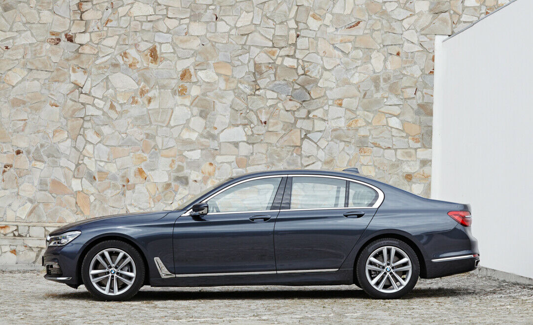 Auffälliges Merkmal an der Seitenlinie des neuen BMW 7er: Die "Airbreather"-Luftöffnungen, die die Aerodynamik positiv beeinflussen sollen