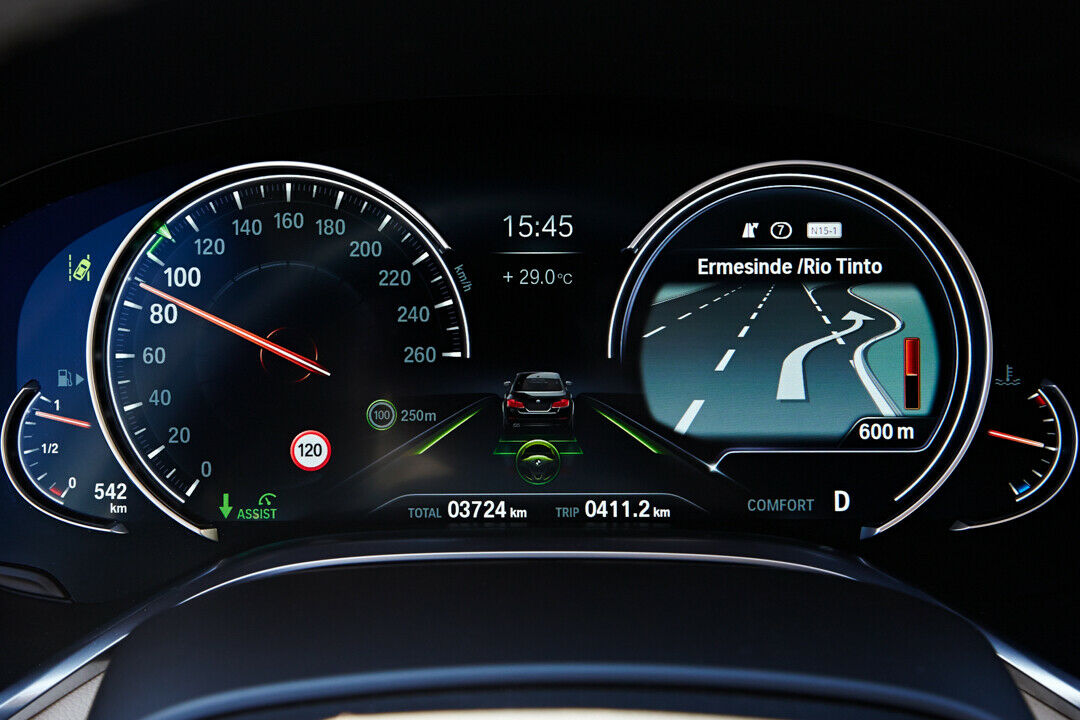 Der neue BMW 7er: Animiertes Instrumentendisplay