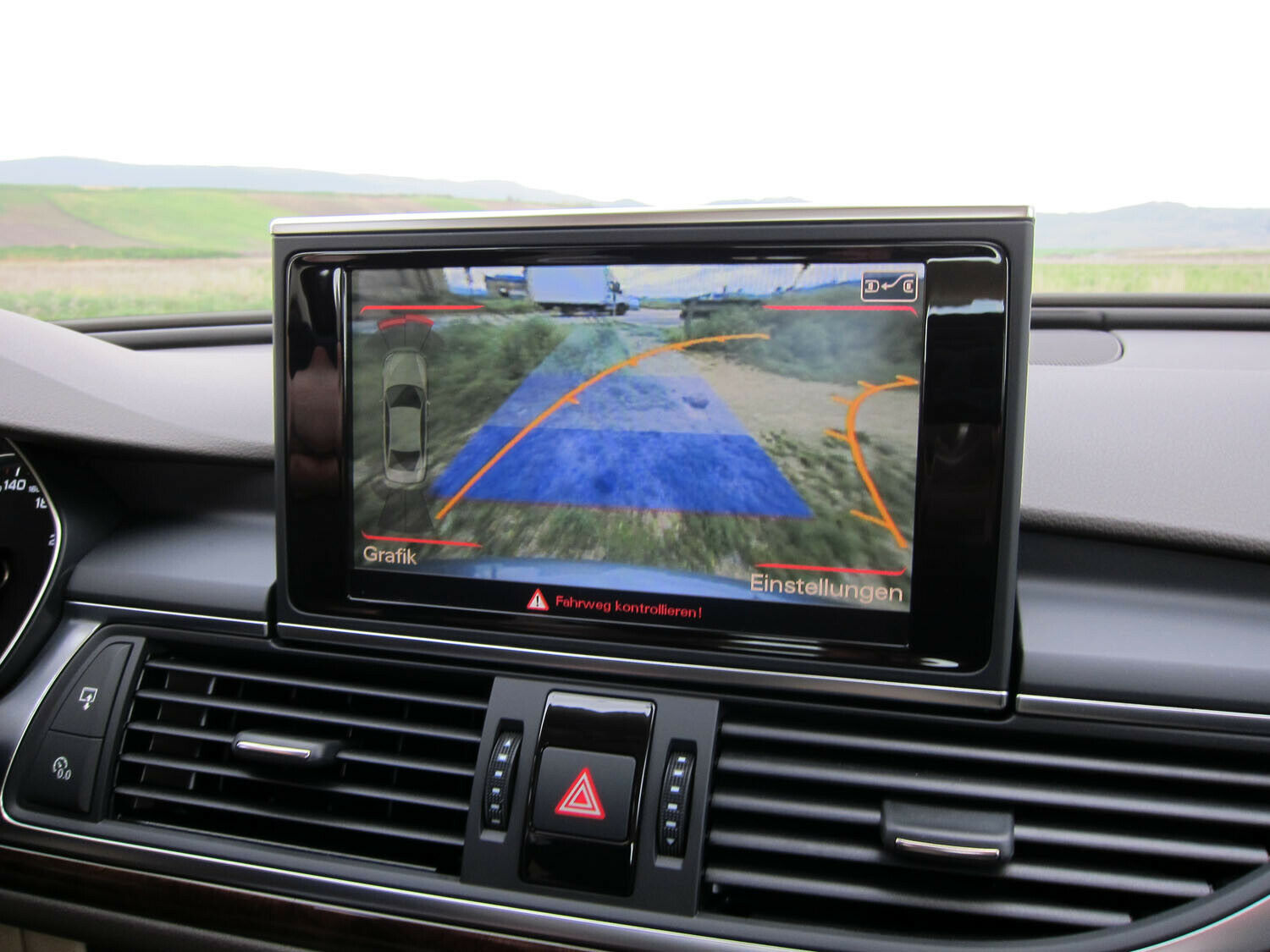 Audi A6 Videokamera unterstützt Wenden