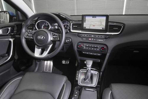Der Infotainment-Bildschirm im neuen Ceed sitzt jetzt auf dem Armaturenbrett und ist gut erreichbar