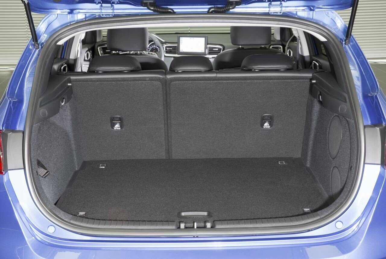 Der Kofferraum des Kia Ceed fasst jetzt 395 Liter, zuvor waren es 380 Liter