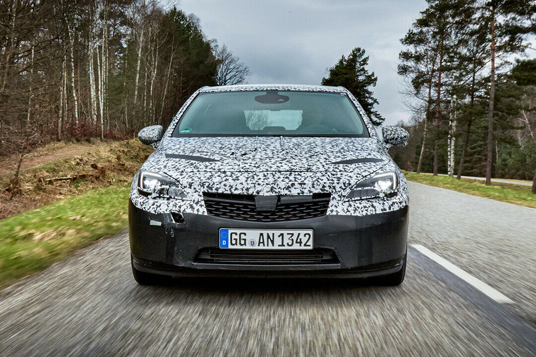 Im neuen Astra gibt es Drei- und Vierzylindermotoren mit (vorerst) 95 bis 200 PS