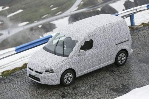 VW Caddy mit neuer Front: Hier fährt die zweite Generation Skoda Roomster