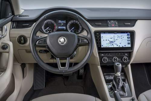 Überarbeiteter Innenraum: Der Octavia bekommt ein großes Navi